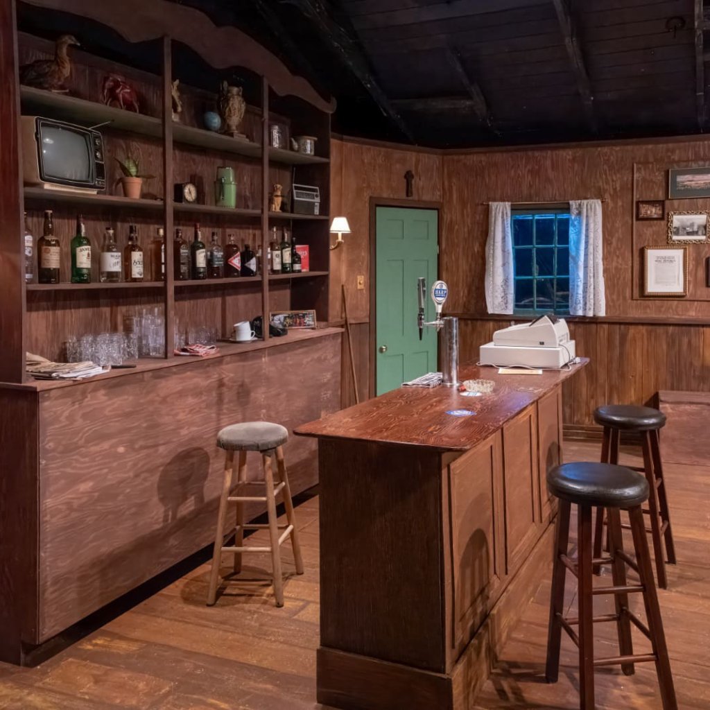 An Irish pub theatre set